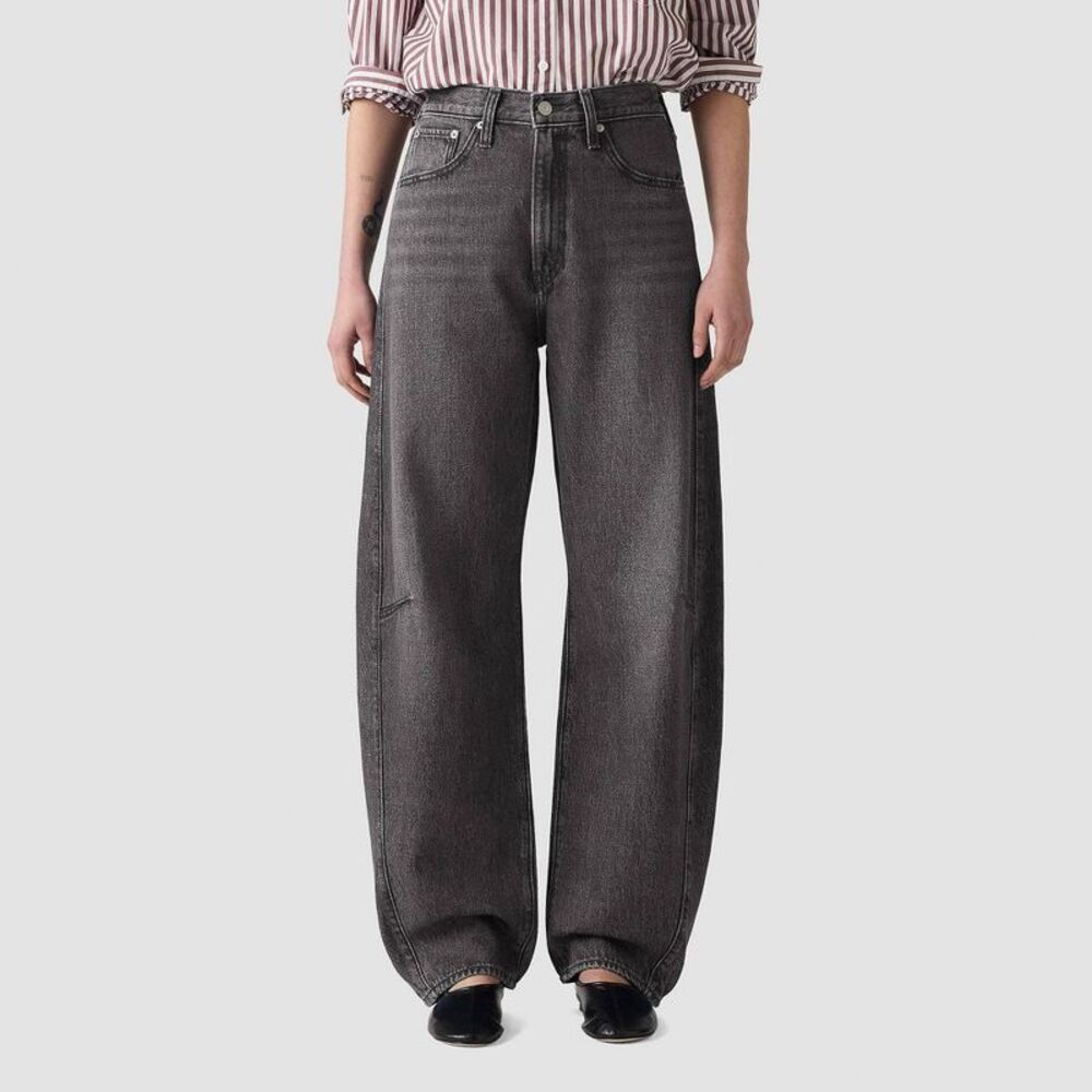 Levi's Cinch Waist Barrel Jeans in Washed Black